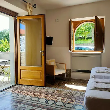 Alimunera Hotel